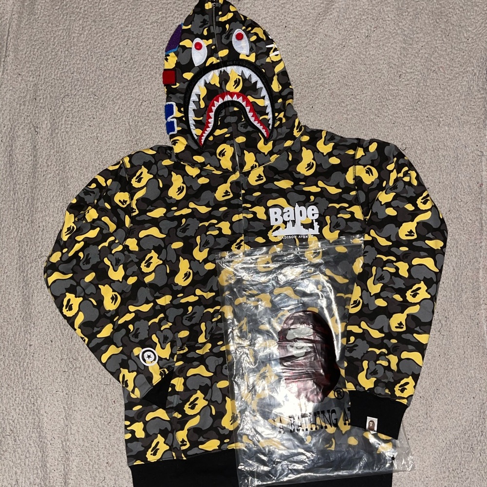Bape Madison Ave Shark Full Zip Hoodie Size Large